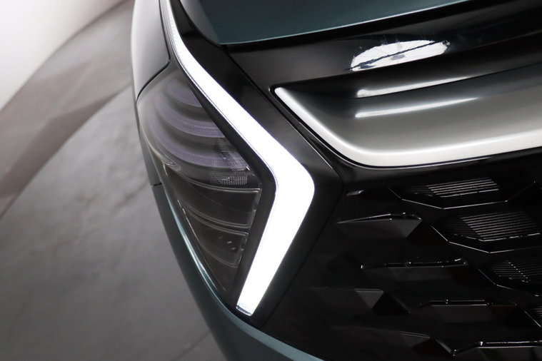 Vehicle Image 9