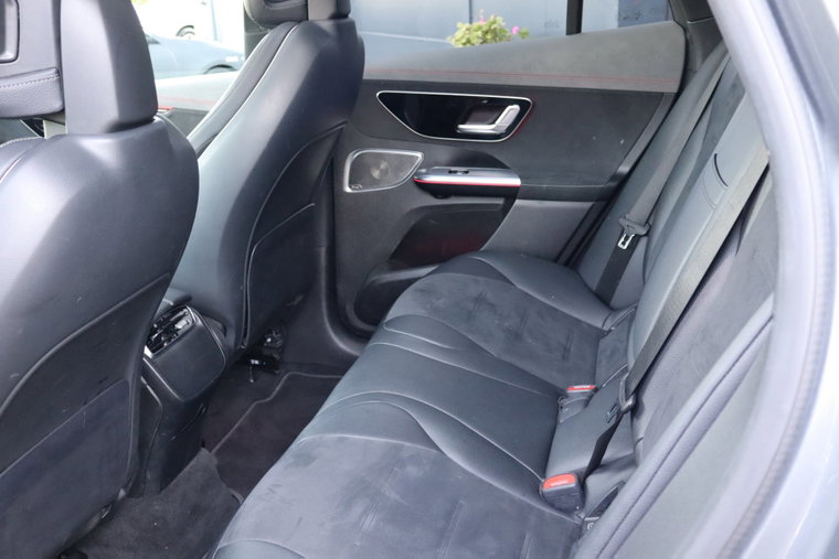Vehicle Image 23