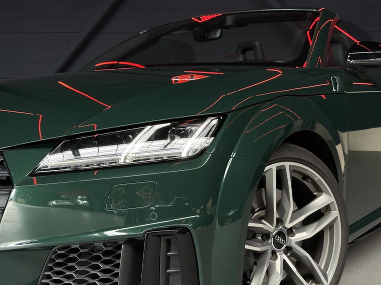 Vehicle Image 24