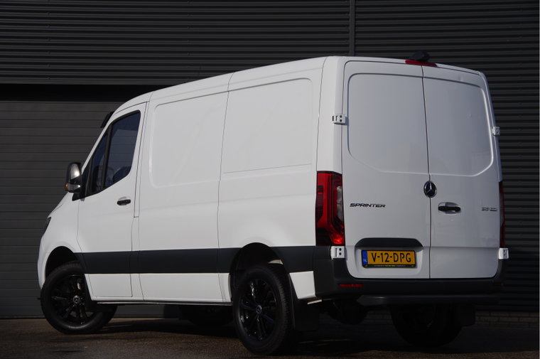 Vehicle Image 34