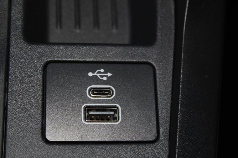 Vehicle Image 33