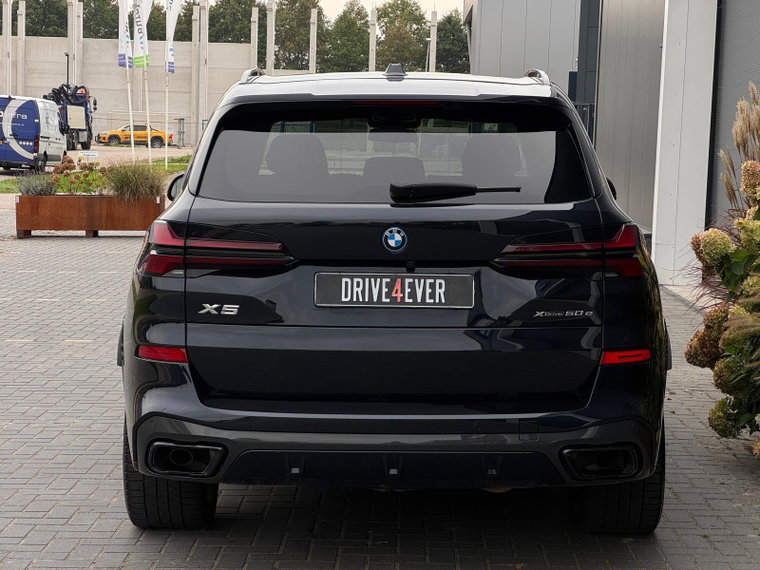 Vehicle Image 40
