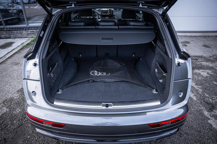 Vehicle Image 12