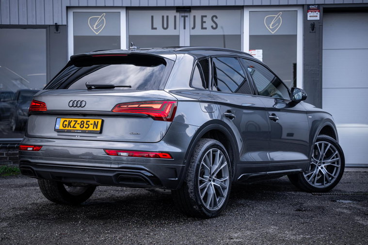 Vehicle Image 10