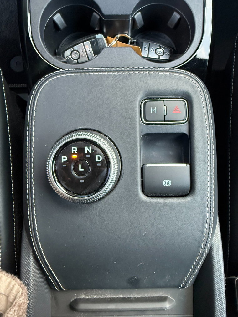 Vehicle Image 21
