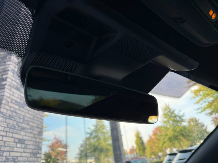 Vehicle Image 24