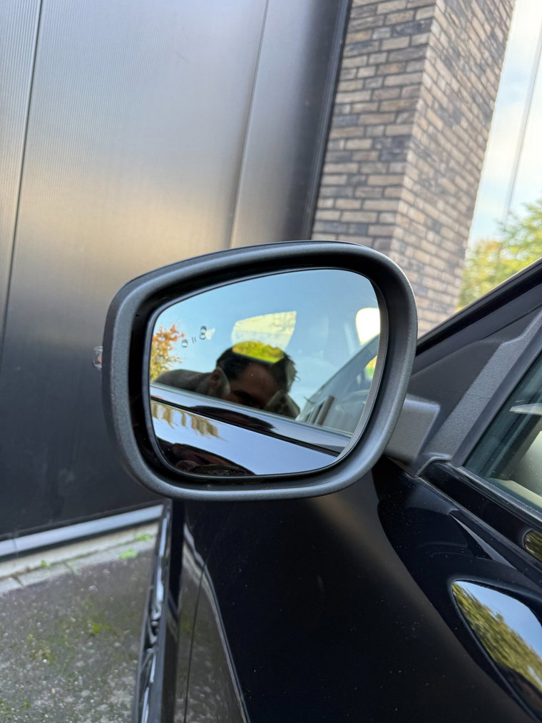 Vehicle Image 34