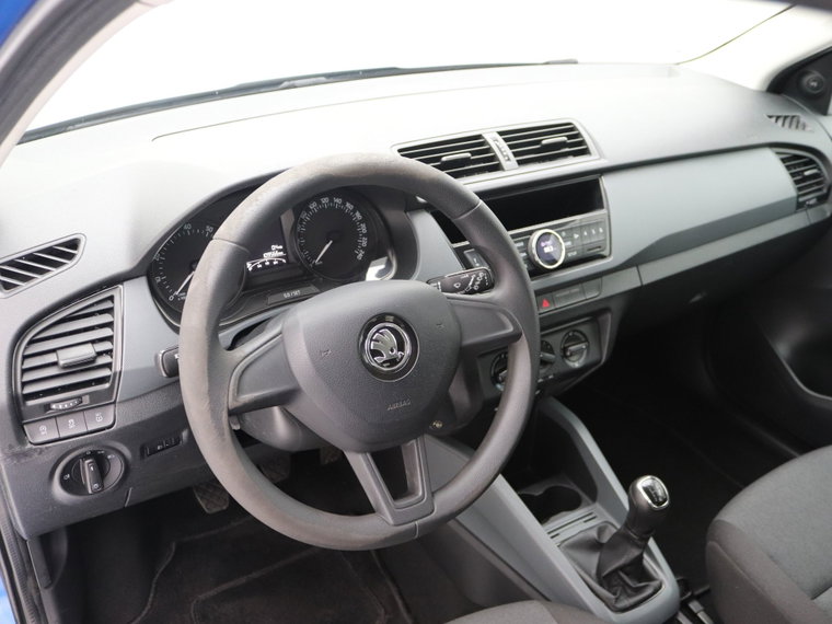 Vehicle Image 16
