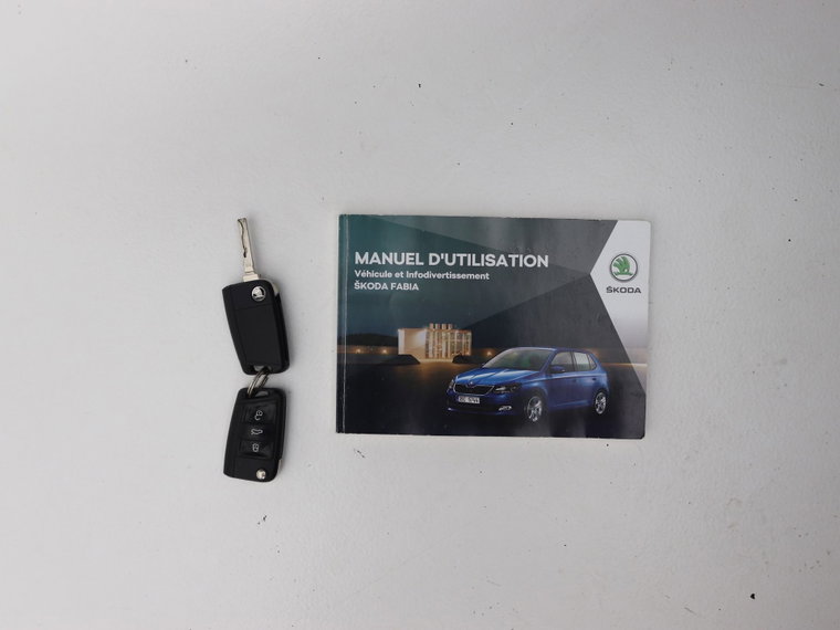 Vehicle Image 21