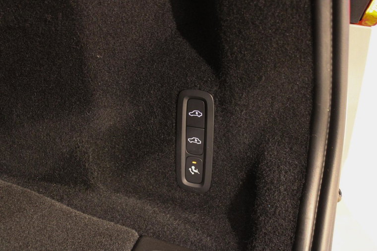 Vehicle Image 33