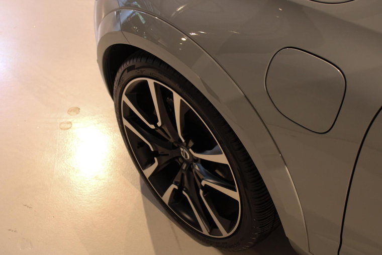 Vehicle Image 35