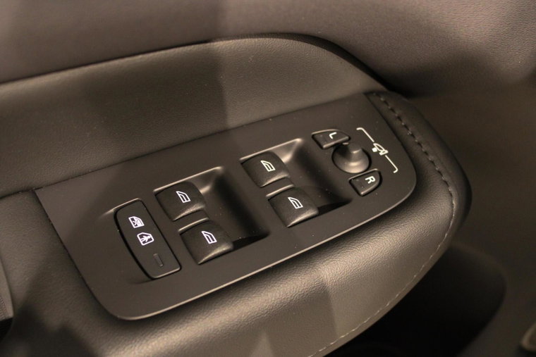 Vehicle Image 53