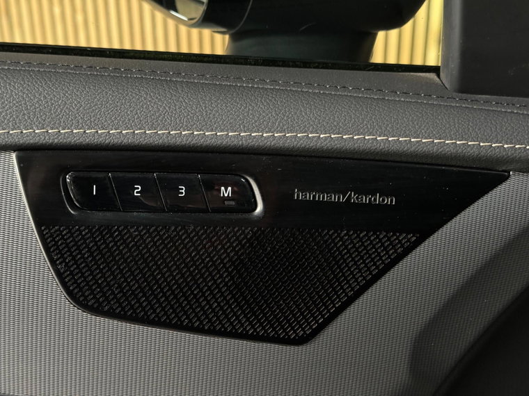Vehicle Image 27