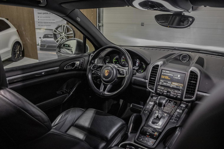 Vehicle Image 35