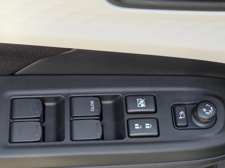 Vehicle Image 24