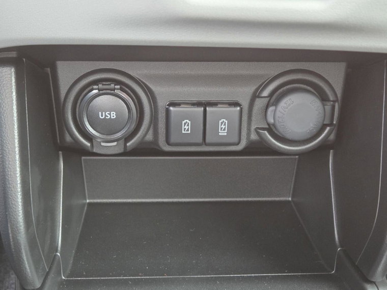 Vehicle Image 25