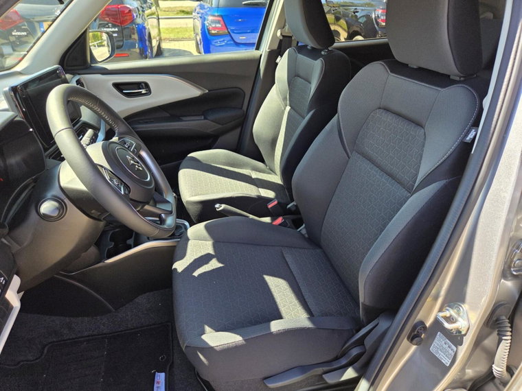Vehicle Image 7