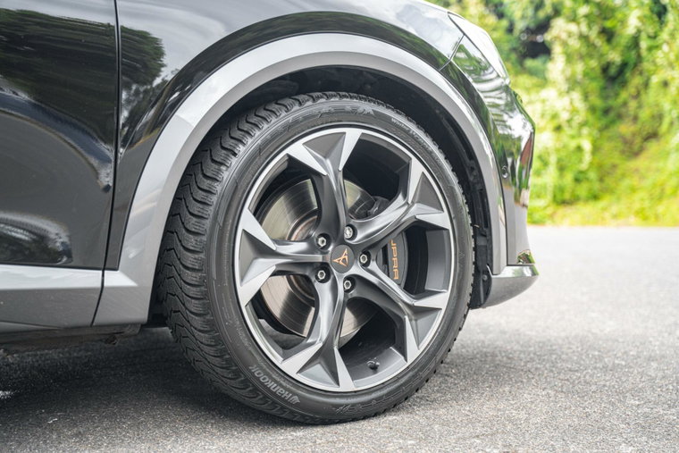 Vehicle Image 12