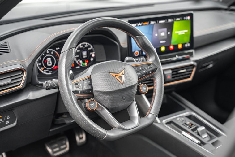 Vehicle Image 25