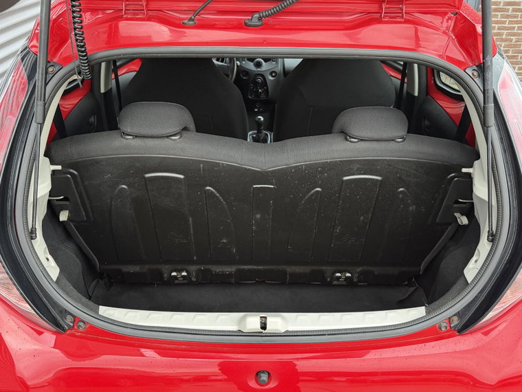 Vehicle Image 23