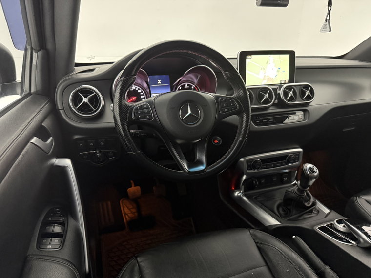 Vehicle Image 32