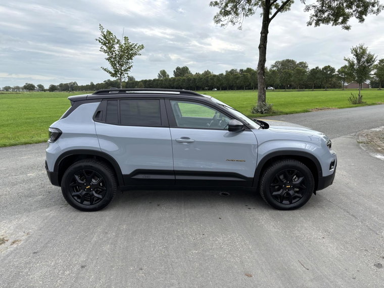 Vehicle Image 32