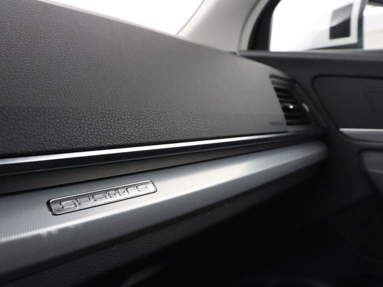 Vehicle Image 40