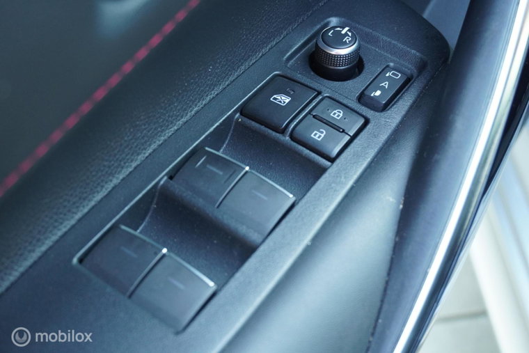 Vehicle Image 32