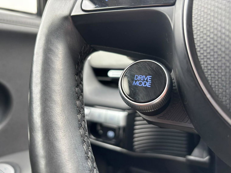 Vehicle Image 26