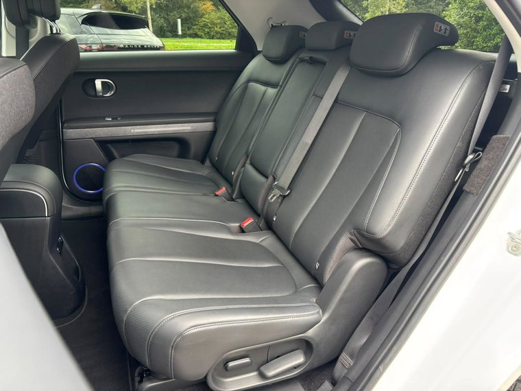 Vehicle Image 38