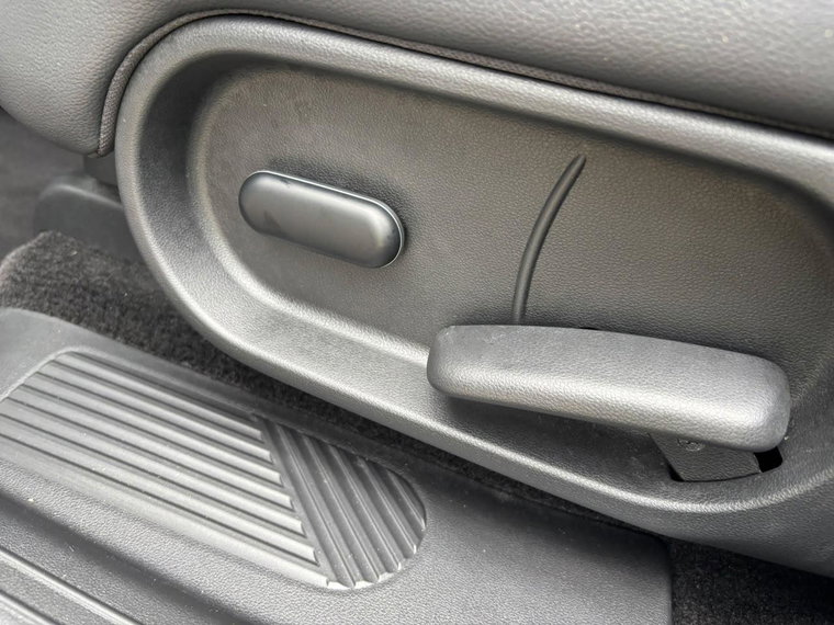 Vehicle Image 40