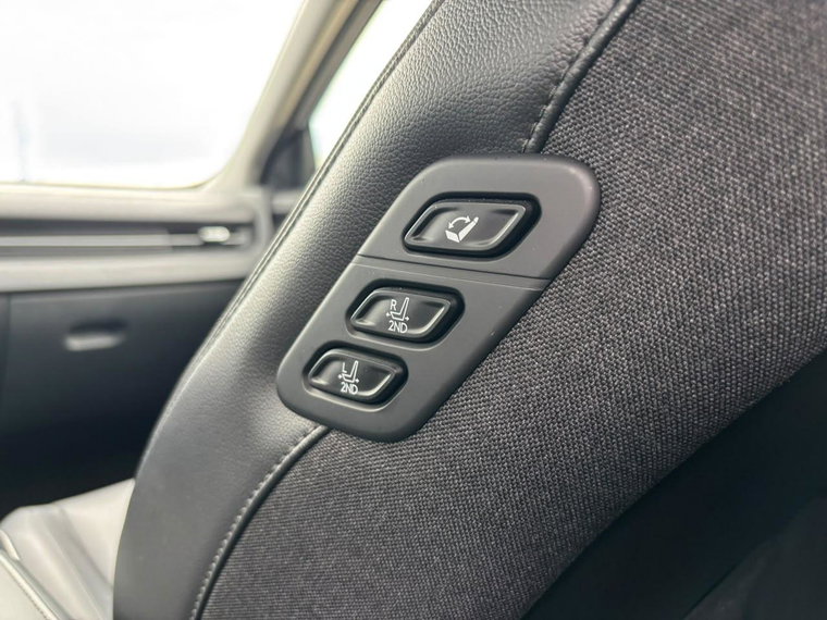 Vehicle Image 42