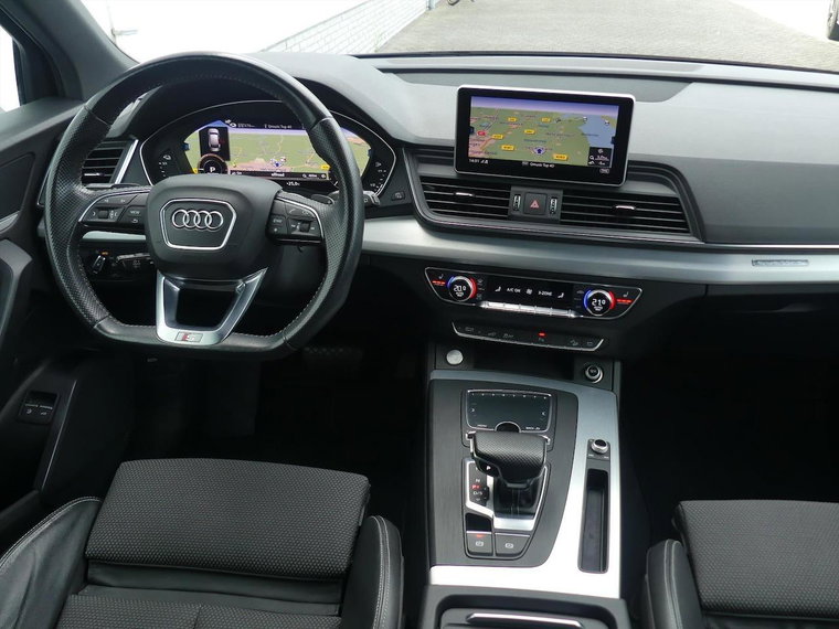 Vehicle Image 16