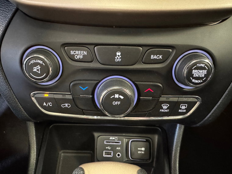 Vehicle Image 27