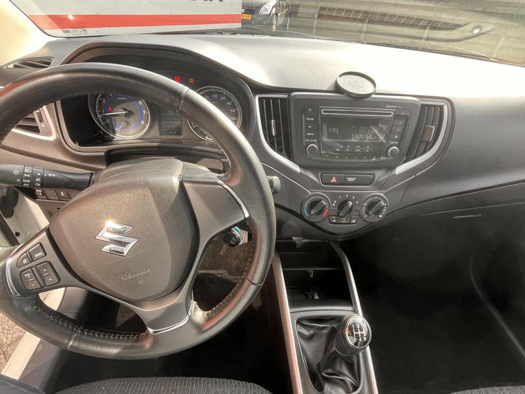 Vehicle Image 12