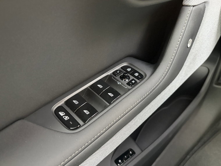 Vehicle Image 45