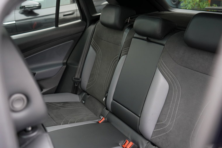 Vehicle Image 42