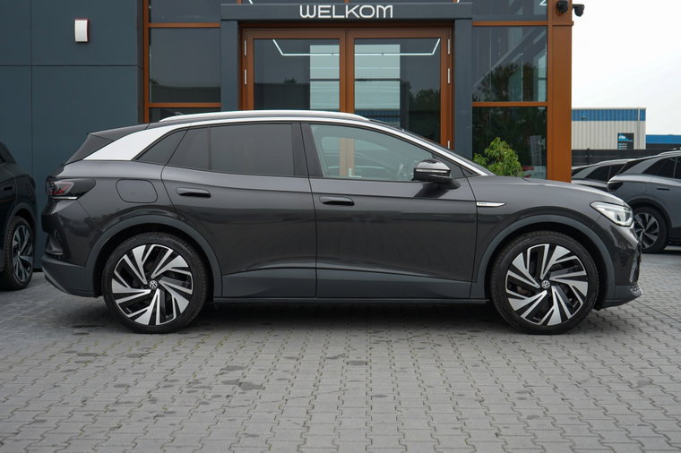Vehicle Image 11