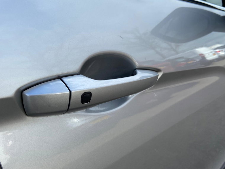 Vehicle Image 23