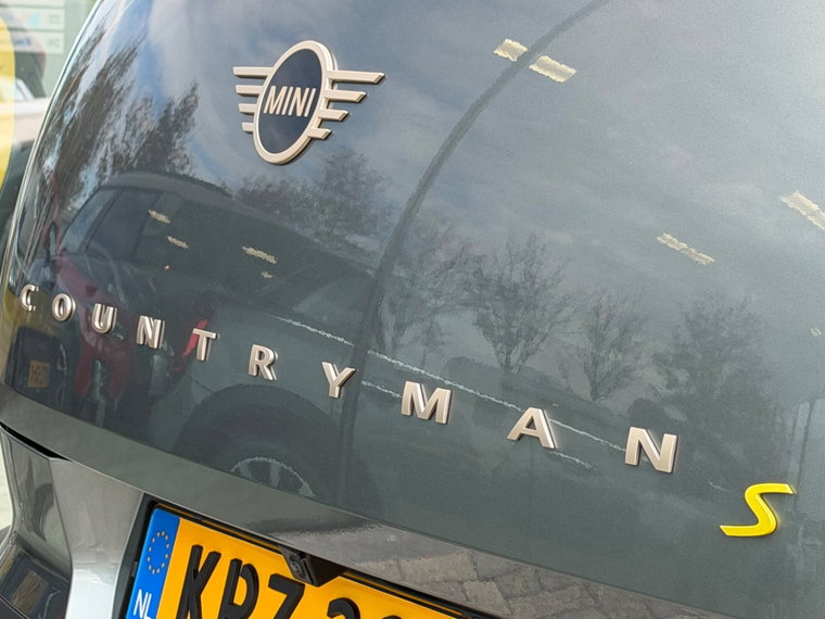 Vehicle Image 36