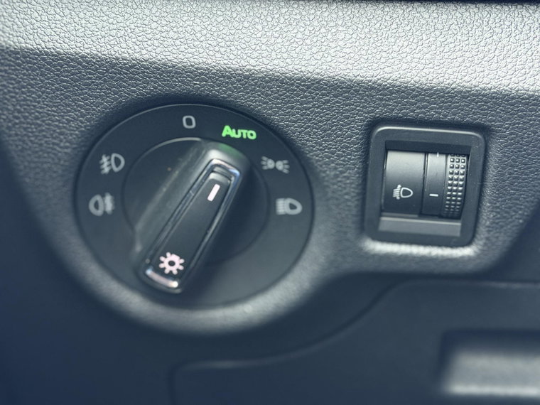 Vehicle Image 38