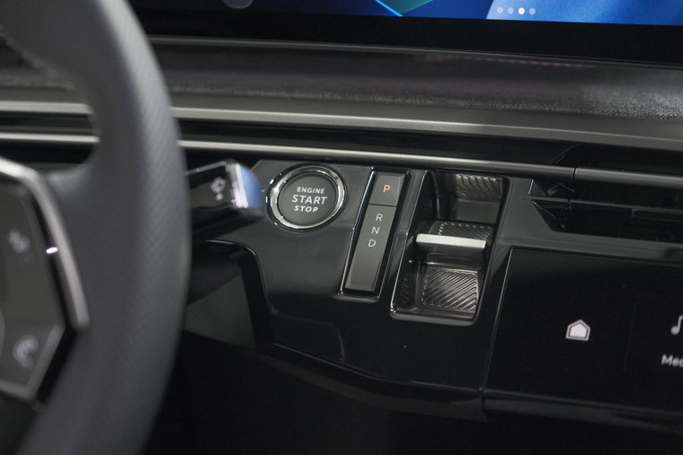 Vehicle Image 37