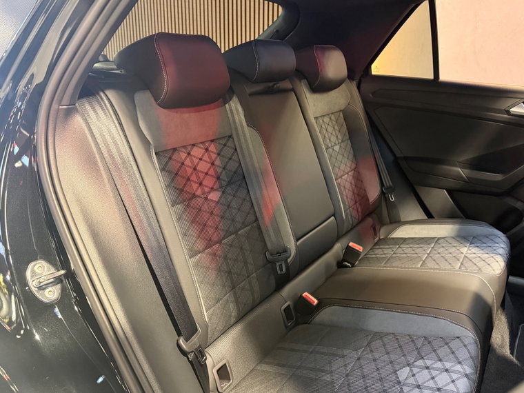 Vehicle Image 35