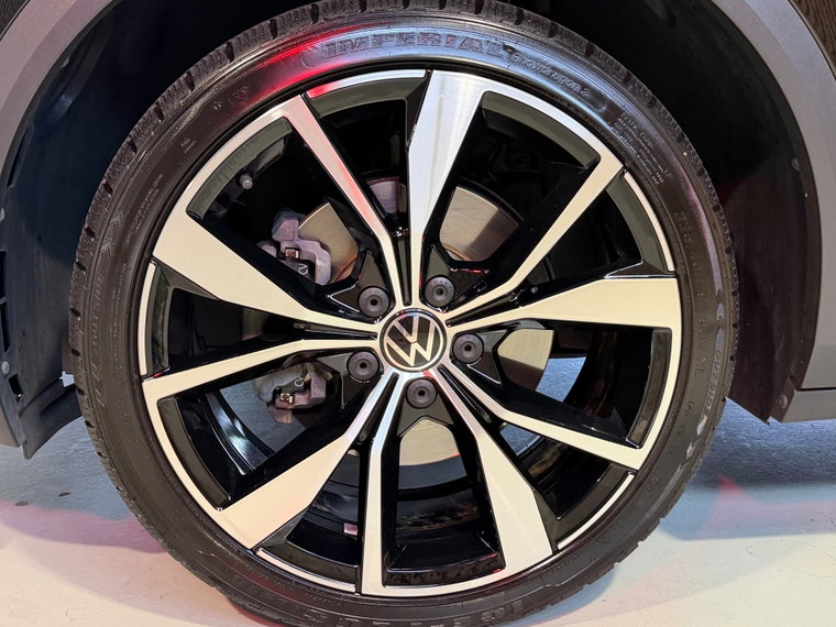 Vehicle Image 37