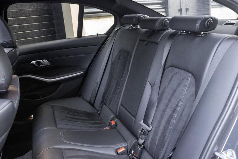 Vehicle Image 29