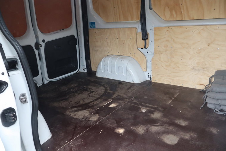 Vehicle Image 12