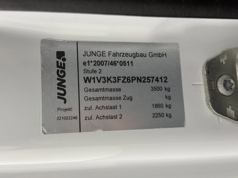 Vehicle Image 30