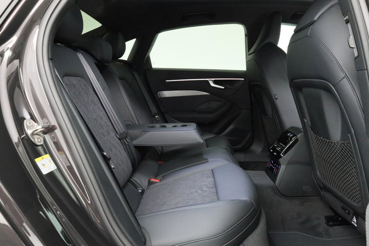 Vehicle Image 47