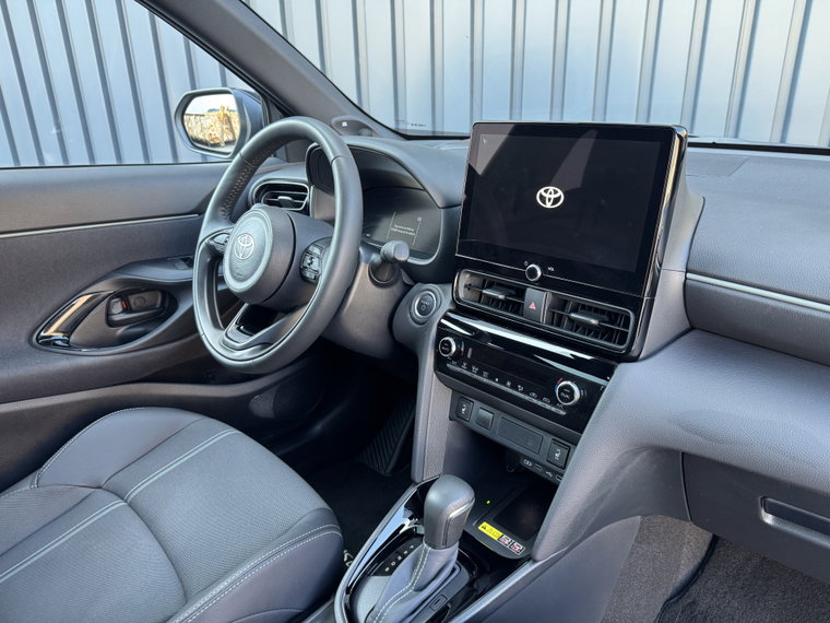 Vehicle Image 12