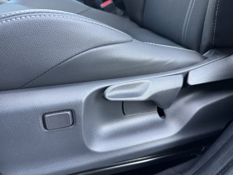 Vehicle Image 32